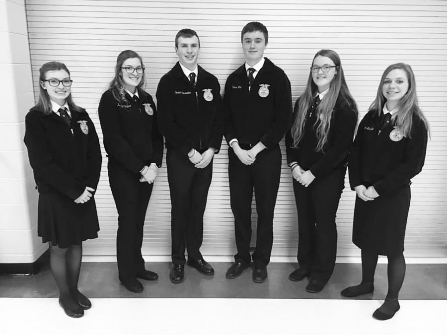 Third place finish. Karsyn DuPlessis ‘21, Kenzie Casper ‘20, Conner Einsweiller ‘19, Chance Wills ‘20, Aly Anderson ‘22, and Maggie Handfelt ‘21 pose for a picture after competing in parliamentary procedure.



