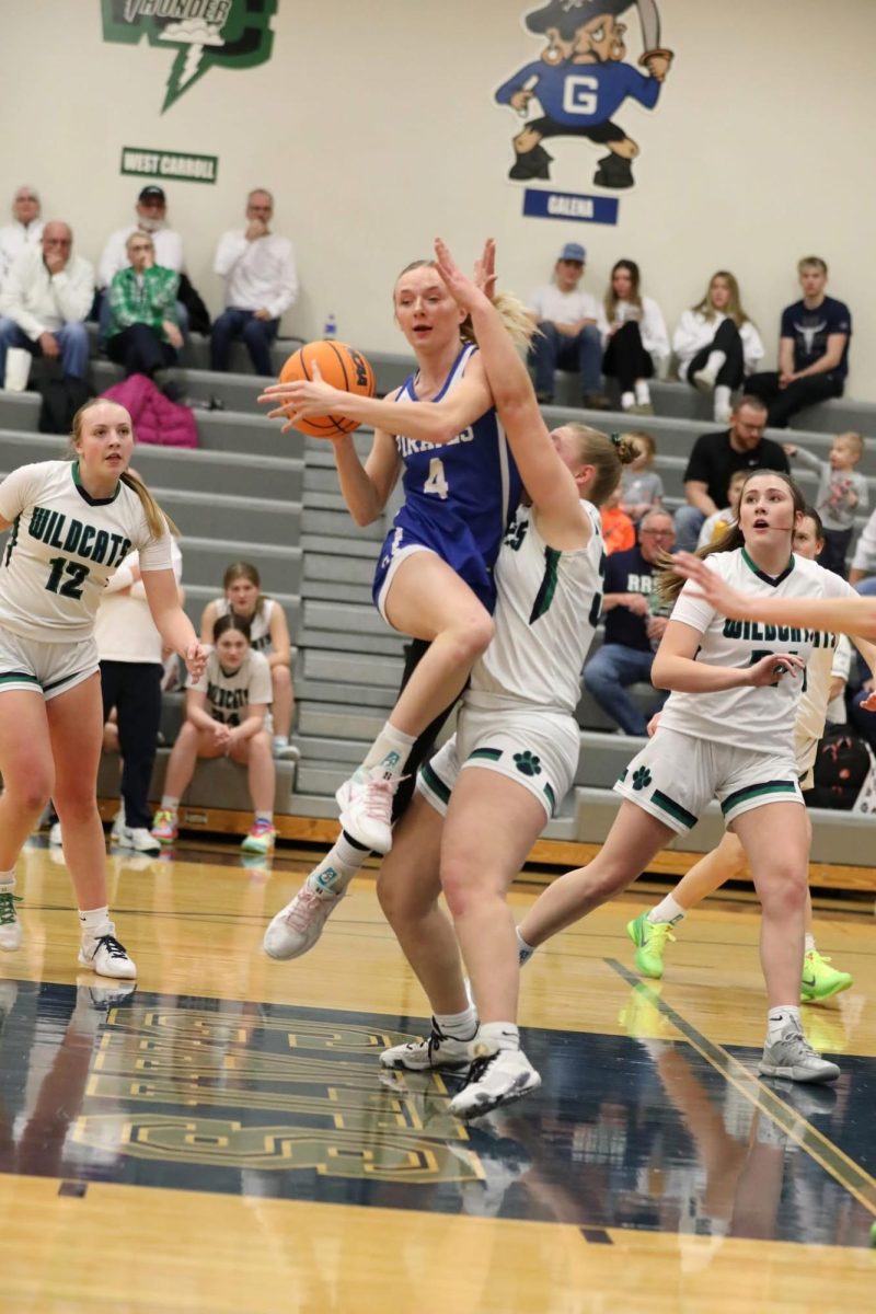 Galena Girls Light Up Scoreboard Against Stockton